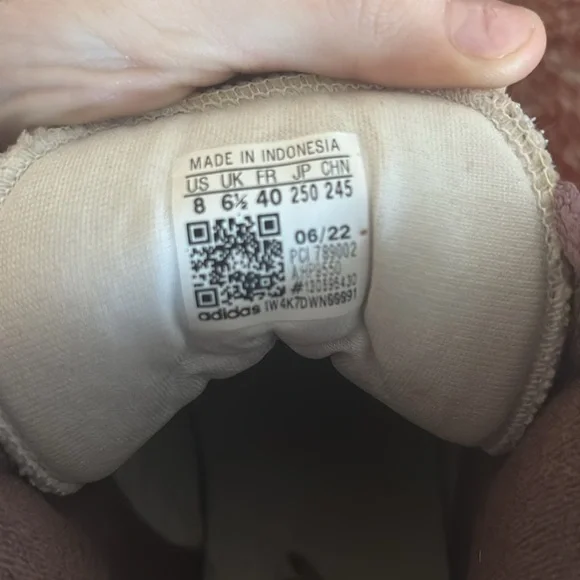 ADIDAS SHOES - Picture 3 of 3